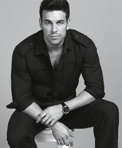 الممثل الاسباني Mario Casas