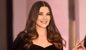 الإعلامية اللبنانية منى أبو حمزة