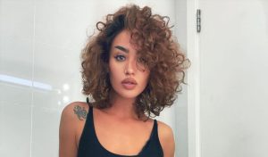 المغنية اللبنانية نينا عبد الملك