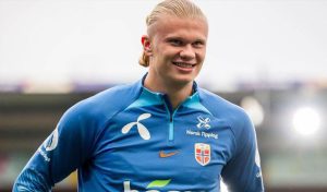 لاعب كرة القدم النرويجي آرلينغ هالاند